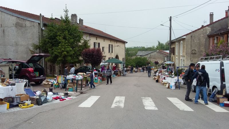 Vide grenier - 17 mai 2015