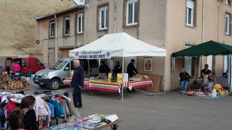 vide grenier, place de l